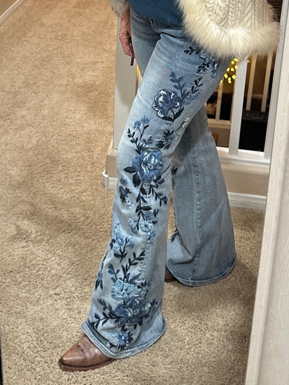 DRIFTWOOD Farrah Jeans Western Flare Blue Floral Embroidered Denim 30x34 Stretch